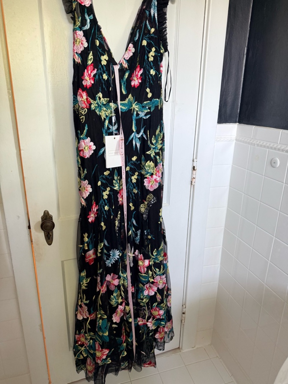 Mac Duggal Black Embroidered Floral Plunge Neck Trumpet Gown NWT Anthropologie - Picture 10 of 15